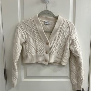 Aritzia - Cropped Cable Knit Cream Sweater
